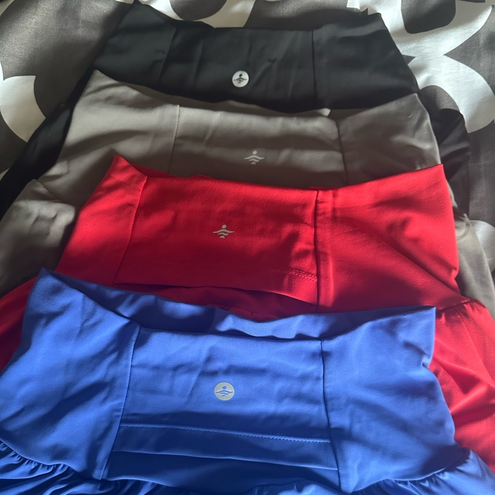 3pairs! Bundle of Halara viral shorts - Picture 2 of 4